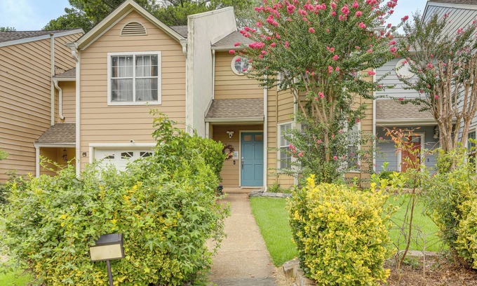 Lawrenceville House | Fenced Yard & Pool Access: Lawrenceville Retreat!