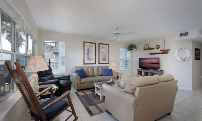 Cedar Key Condo | Fenimore Mill 6A Open Gulf View, Pool & Hot Tub!