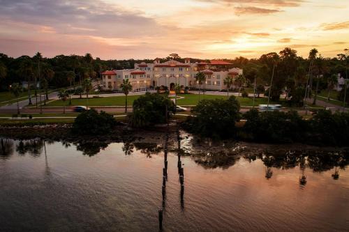 Dunedin Hotel | Fenway Hotel, Autograph Collection