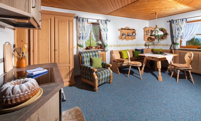Ramsau bei Berchtesgaden Apartment | Ferienwohnung Nr. 3, 2-5 Personen, 48 qm, Dusche/WC, TV, 1 Schlafzimmer + 1 Wohn-Schlafzimmer, Nichtraucher