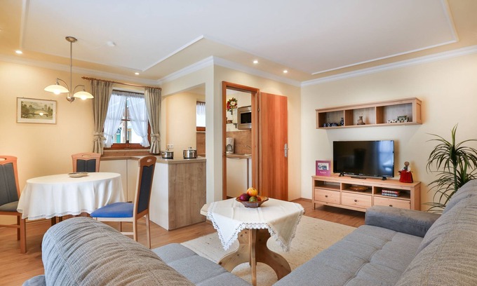 Ramsau Apartment | Ferienwohnung Steinberg, 1-3 Personen, 58 qm, Dusche/WC, TV, 2 separate Schlafzimmer, Geschirrspüler, Süd-West