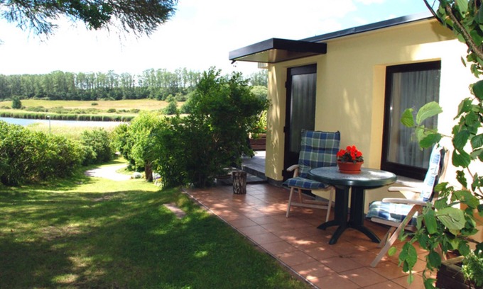 Seedorf Apartment | Ferienapparetement Neuensiener See - Holiday apartments under a thatched roof with