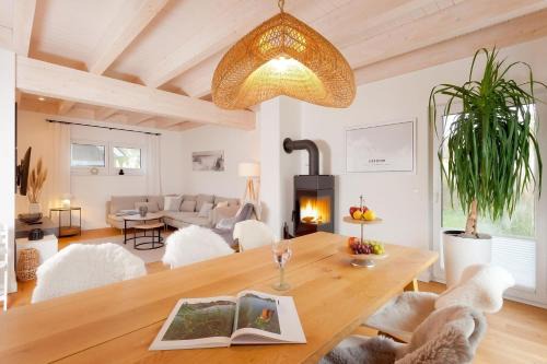 Krummin Apartment | Ferienhaus Ankerplatz No 1 & 2 mit Kamin und Sauna