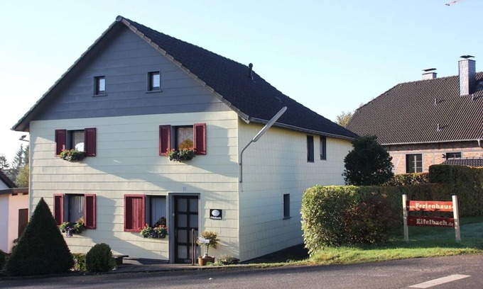 Mutzenich House | Ferienhaus Eifelbach für 4 Pers. mit Kamin in Monschau - 4 Sterne DTV