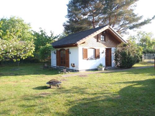 Bodstedt House | Ferienhaus Kranichhorst - Exklusiv-Nutzung mit großem Garten und Strandnähe