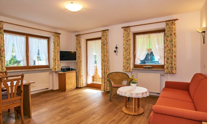 Unterschonau Apartment | Ferienwohnung Falkenstein, 2 bis 4 Personen, 55 qm, 1 separates Schlafzimmer, Balkon