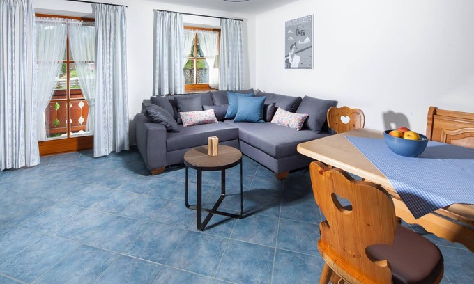 Unterschonau Apartment | Ferienwohnung 2 bis 2 Personen, 52 qm, Obergeschoss, 1 separates Schlafzimmer, Balkon
