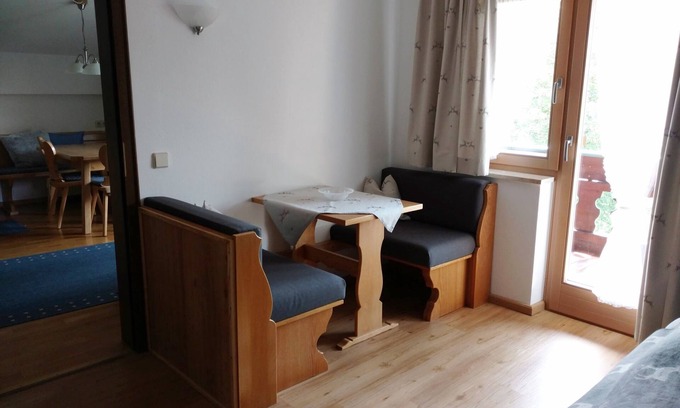 Groissenbach Apartment | Ferienwohnung 3, 37 qm, Balkon und Extra Küche