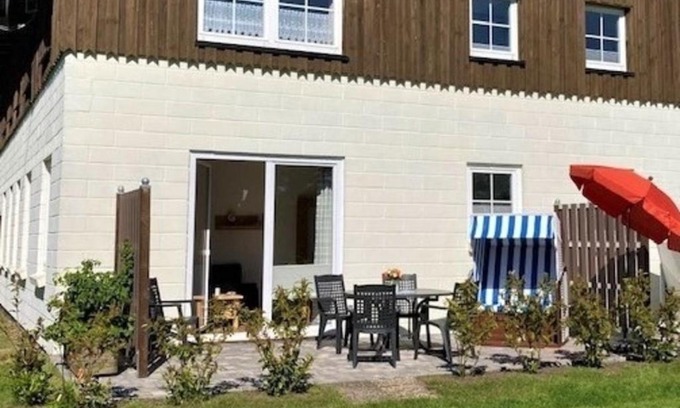 Vitzdorf Apartment | Ferienwohnung 3, EG, Hof zur Sonnenseite Fehmarn