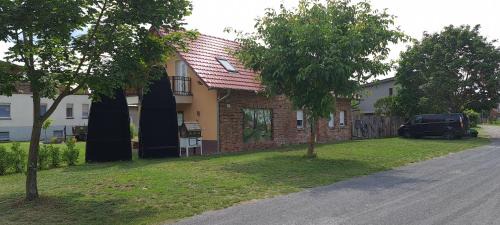 Radensdorf Apartment | Ferienwohnung am Mühlstein