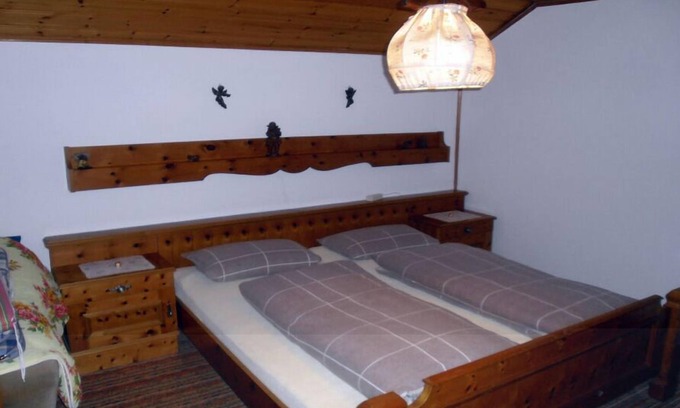Anger Apartment | Ferienwohnung Bergblick 45 qm. 1 Schlafzimmer, 1 Küche, Balkon, Sat-TV, max 3 Personen