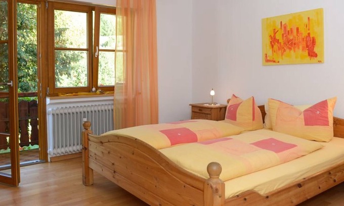 Oppenau Apartment | Ferienwohnung Bergfranzenhof, 120qm mit Bakon und Terrasse, 3 Schlafzimmer für max. 6 Personen