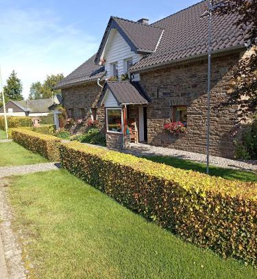 Hofen Apartment | Ferienwohnung Biebes