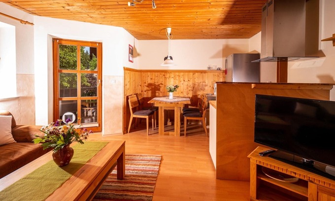 Prien am Chiemsee Apartment | Ferienwohnung 2, ruhige Lage, sep.Schlafzimmer, 58 qm