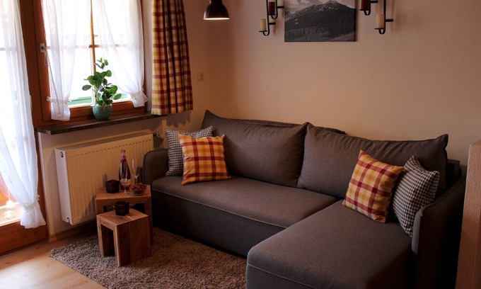 Ramsau bei Berchtesgaden Apartment | Ferienwohnung Edelweiß für 1-4 Personen, W-lan, TV, Balkon, 2 Separate Schlafzimmer