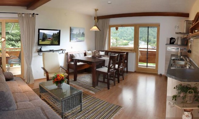 Inzell Apartment | Ferienwohnung für 3-5 Personen mit 2 Schlafzimmer je mit Bad/WC, großer Balkon, 79 m²