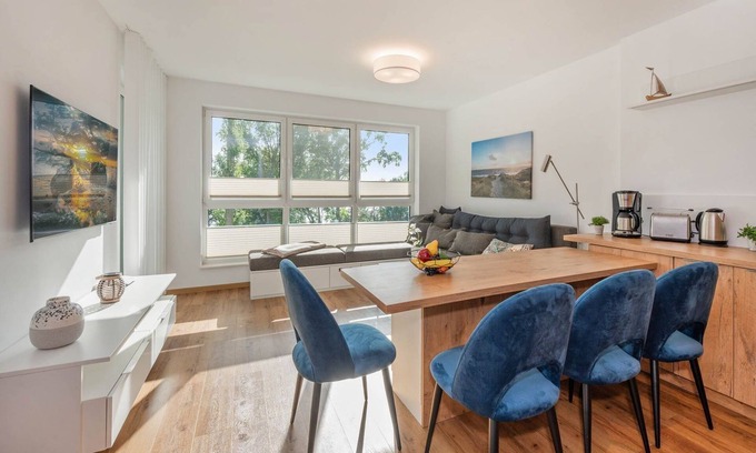 Garz Apartment | Ferienwohnung Haffblick 8 - "exklusives 61m² Apartment mit Haff-blick Ruhige Lage Balkon & Wlan