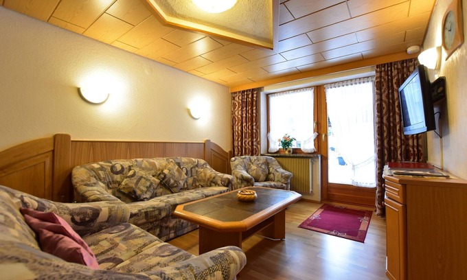 Lenzkirch Apartment | Ferienwohnung Hirsch, 100qm, 3 Schlafzimmer, max. 6 Personen