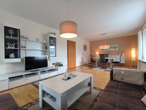 Weding Apartment | Ferienwohnung Kiara - mit Terrasse, 2 Schlafzimmern und einem großem Wohnzimmer