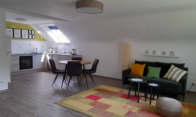 Calmbach Apartment | Ferienwohnung mit Balkon, 67 qm, 1 Schlafzimmer, 1 Wohn-/schlafzimmer, Max. 3 Personen