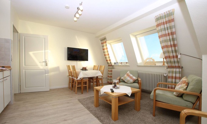 Wyk auf Foehr Apartment | Ferienwohnung mit 2- Zimmern auf ca. 45m² mit Direktem Meerblick