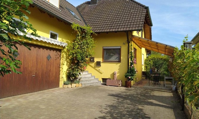 Rheinhausen Apartment | Ferienwohnung Schwörer bis 7 Personen