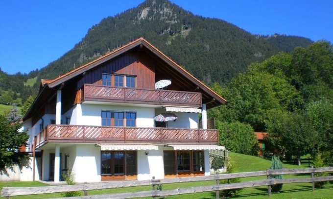 Burgberg Apartment | Ferienwohnung Stoll Helga