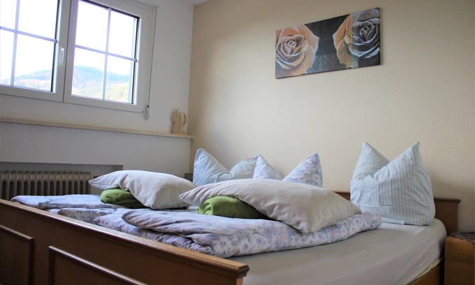 Oberglottertal Apartment | Ferienwohnung Talblick, 50qm mit 2 Schlafräume und Balkon für max. 5 Personen
