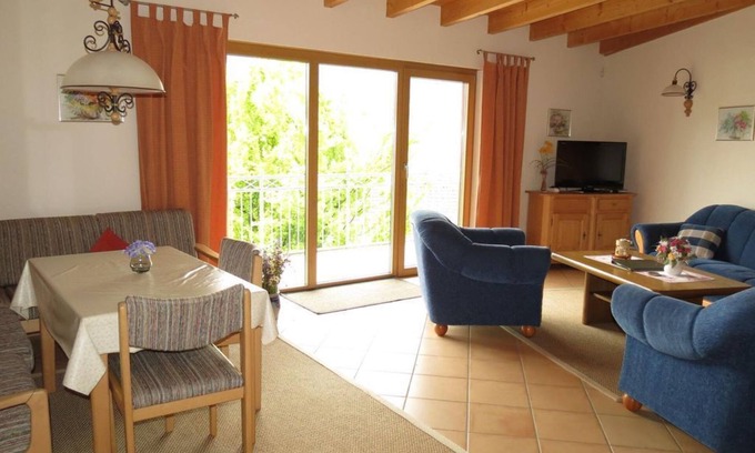 Neumagen-Dhron Bed & Breakfast | Ferienwohnung Veilchen für 2 Pers. und 2 Schlafzim - Landhaus Mosel/Haus Berghof