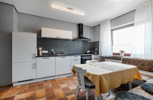 Westerburg Apartment | Ferienwohnung Wäller Mittagsonne