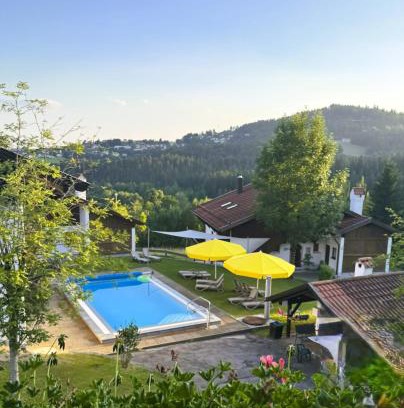 Hauzenberg Apartment | Ferienwohnung WaldGlück mit Pool & Sauna