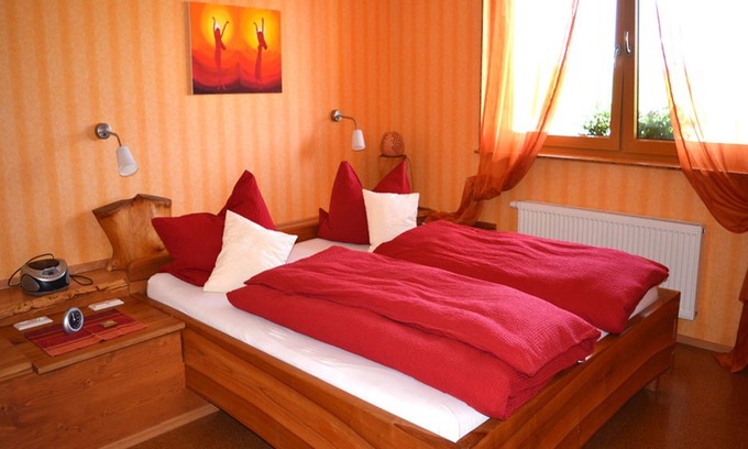 Waldbeuren Apartment | Ferienwohnung Zur Igelwiese, 75qm, 2 Schlafzimmer, max. 4 Personen (barrierefrei)