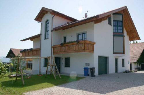 Saaldorf-Surheim House | Ferienwohnungen auf dem Paulbauernhof