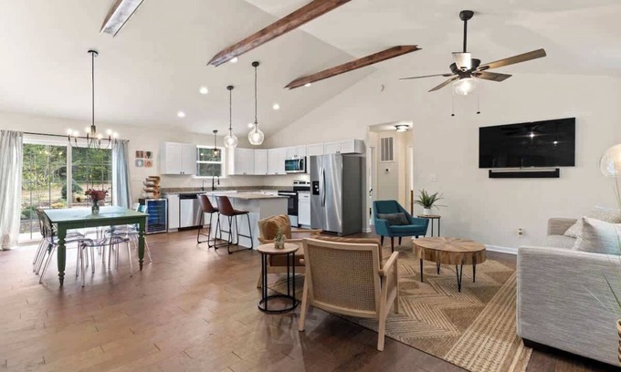 Cobham House | Fern Cottage Summary: