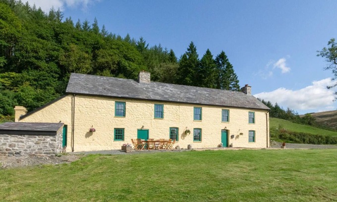 Llanwrtyd Wells House | Ffermdy Llanwrtyd in Llanwrtyd Wells
