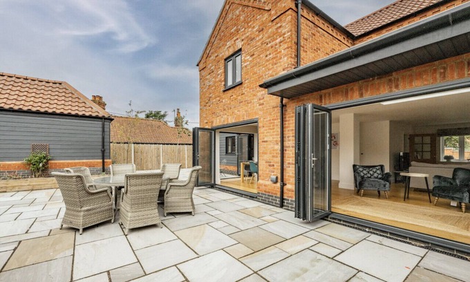 Holt House | Fiddlers Rest Blakeney