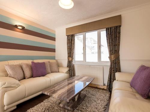 Skegness House | Field View
