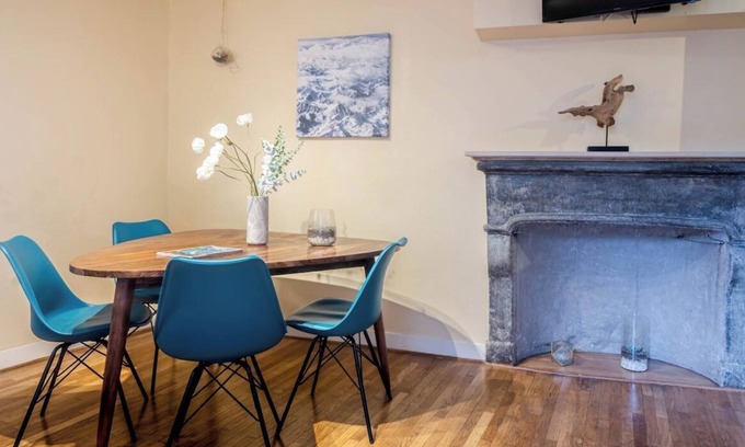 Annecy Old Town Apartment | Filaterie romantic old town