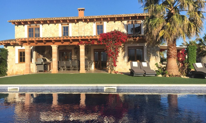 Muro House | Finca Lorenzo, stylish, large pool 4,5x14m, 5min to the beach, Wifi, air conditioning