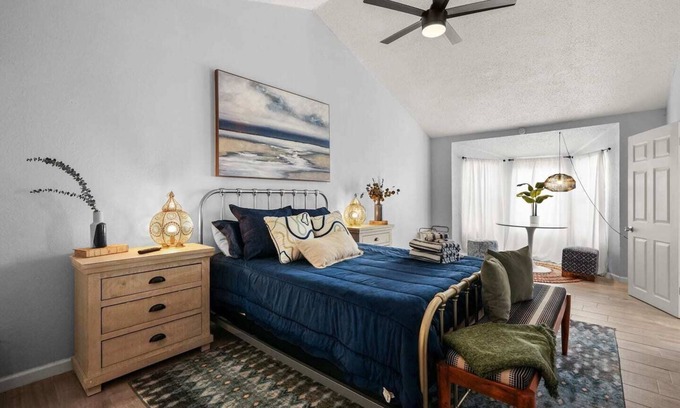 El Paso House | Find your groove here in this stylish, artistic home