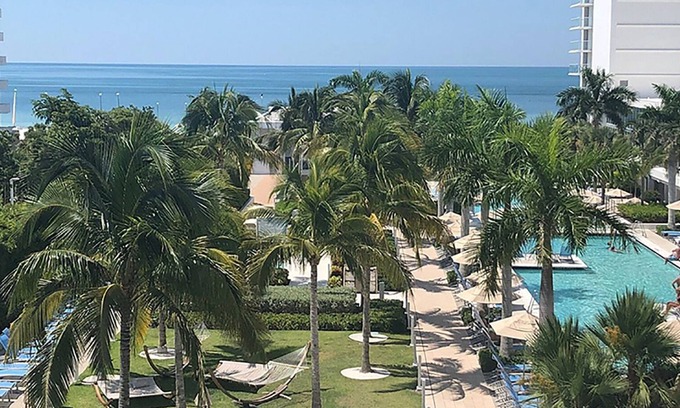 Marco Island Resort | 𝐅𝐢𝐧𝐝𝐢𝐧𝐠 𝐌𝐞𝐢𝐥𝐢 Gorgeous Beachfront Crystal ShoresResort+Amenities.2BR