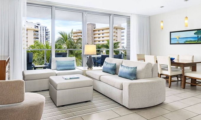 Marco Island Resort | 𝐅𝐢𝐧𝐝𝐢𝐧𝐠𝐌𝐞𝐢𝐥𝐢-Beachfront Paradise Crystal Shores Resort+Amenities.3BR