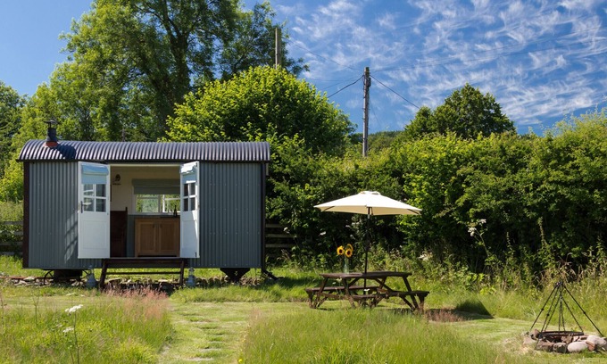 Talybont-on-Usk Ski Chalet | Finest Retreats | Cui Shepherds Hut