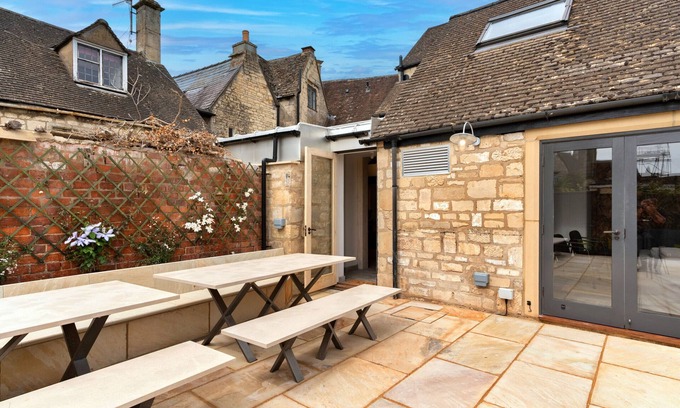 Painswick House | Finest Retreats | The Half-ARC of Painswick