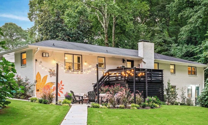Tucker House | Fire Pit/Game Room+Pool Table/Playground