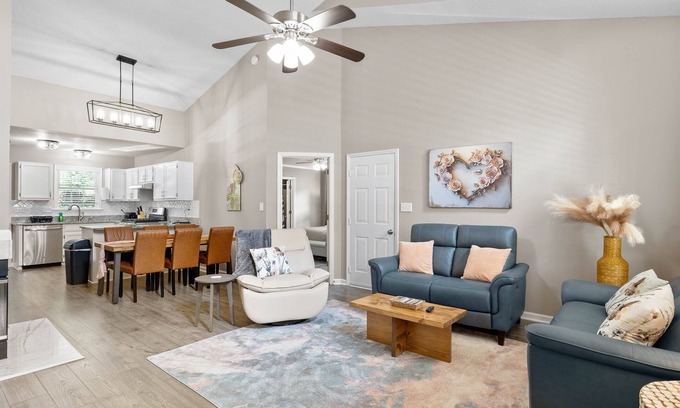 Wake Forest House | Fire-Pit | Pet Friendly | Infinity Board Game Table
