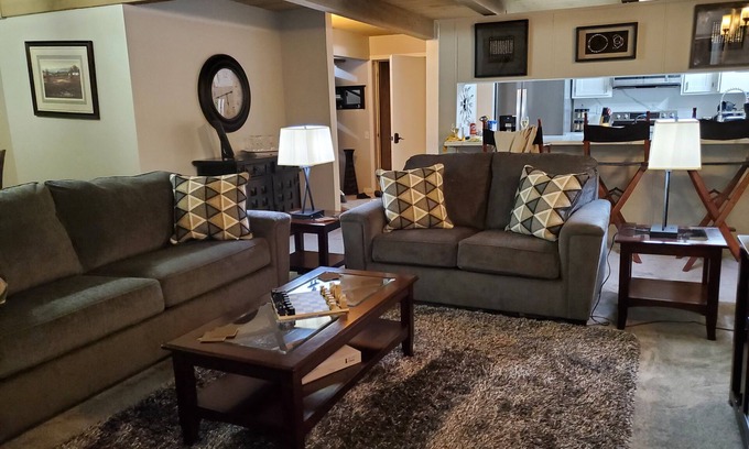 Mammoth Lakes Condo | FIRESIDE IN THE VILLAGE- SLPS 6; apprx 100 ft from GONDALA Location;location