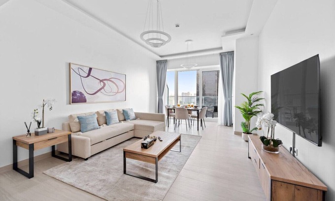 Jumeirah Lake Towers Apartment | FIRST CLASS | 1BR | Stylish Urban Retreat