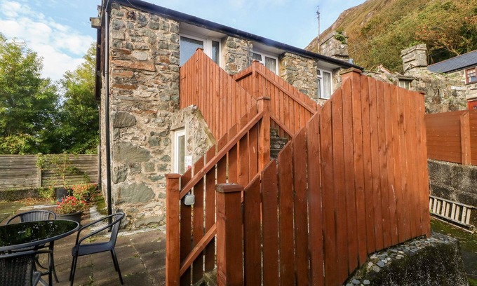 Tremadog Cottage | FIRST FLOOR APARTMENT, family friendly in Tremadog