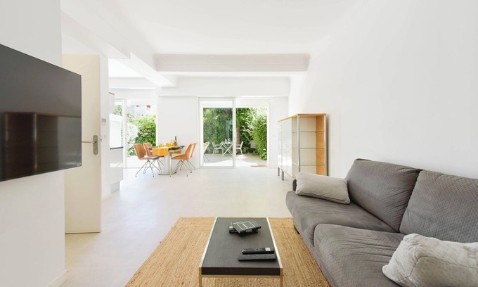 Pointe Croisette Apartment | First floor apartment, walk to beach, garage